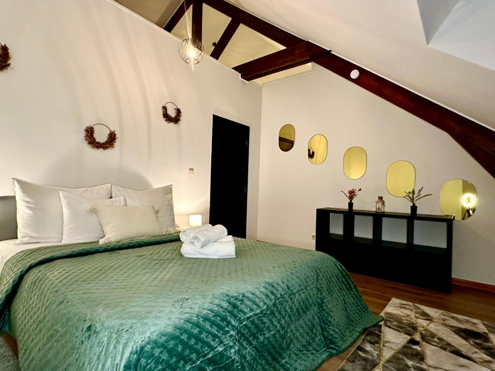 Luxury Suites Stay By Rikas Hotels Antuérpia Exterior foto